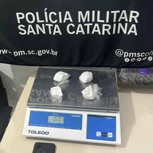 Operação policial resulta na apreensão de 200g de cocaína 