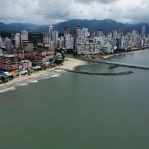 Porto Belo vai elaborar projeto para alargamento da Praia da Perequê