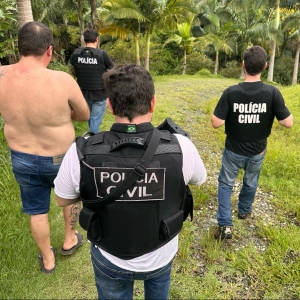 Mandados de busca e apreensão e prisão temporária por tráfico de drogas e organização criminosa são cumpridos