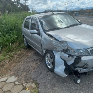 Colisão frontal na SC 410 envolve dois veículos; Idosos de 78 e 76 anos eram os motoristas
