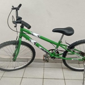 Furto de bicicleta e cadeira de balanço é registrado em residência de Tijucas