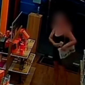 Mãe usa filha adolescente em ousado furto de perfumes em loja