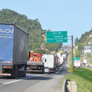 Projeto do Corredor Litorâneo volta à discussão para tentar resolver congestionamentos na BR 101