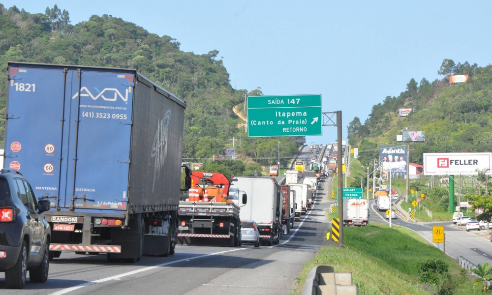 Projeto do Corredor Litorâneo volta à discussão para tentar resolver congestionamentos na BR 101