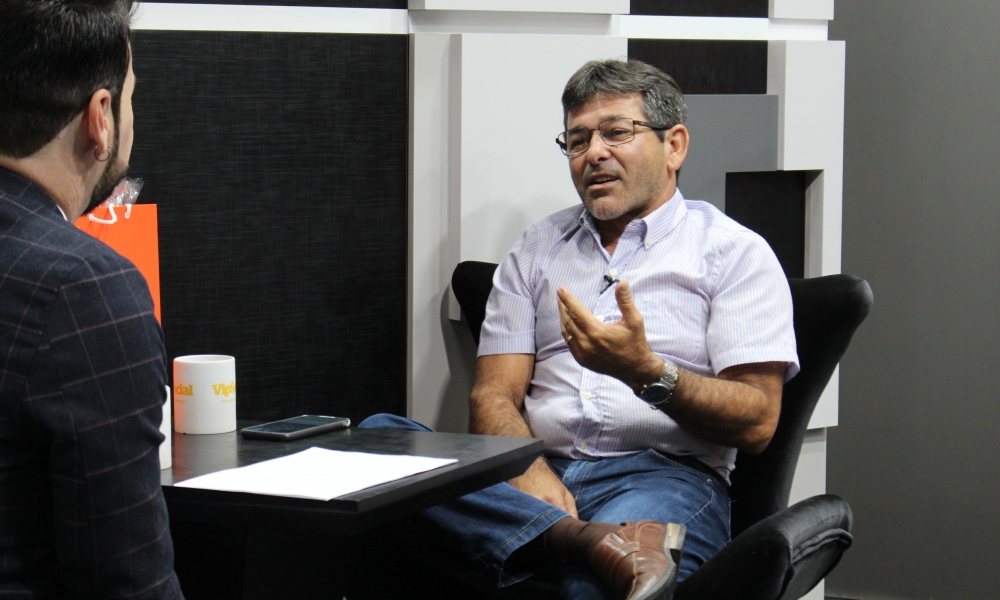 Prefeito Joel de Porto Belo: trajetória de interinidade à perspectiva de reeleição