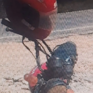 Motociclista fica gravemente ferido após colisão com carro em Nova Trento