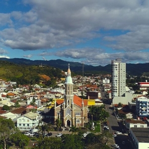 Prefeitura de São João Batista abre concursos com salários de até R$ 13.094,60