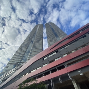 'Prédio de Neymar' tem megaoperação de limpeza com conclusão em 5 meses