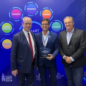 Advogado do grupo Koch é premiado em evento de Profissionais do Ano