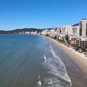 Itapema já sente impactos da obra de alargamento da praia e valorização pode superar BC