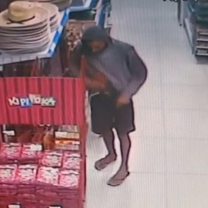 Onda de furtos em loja no Centro de Tijucas; câmeras de segurança registram ação dos criminosos