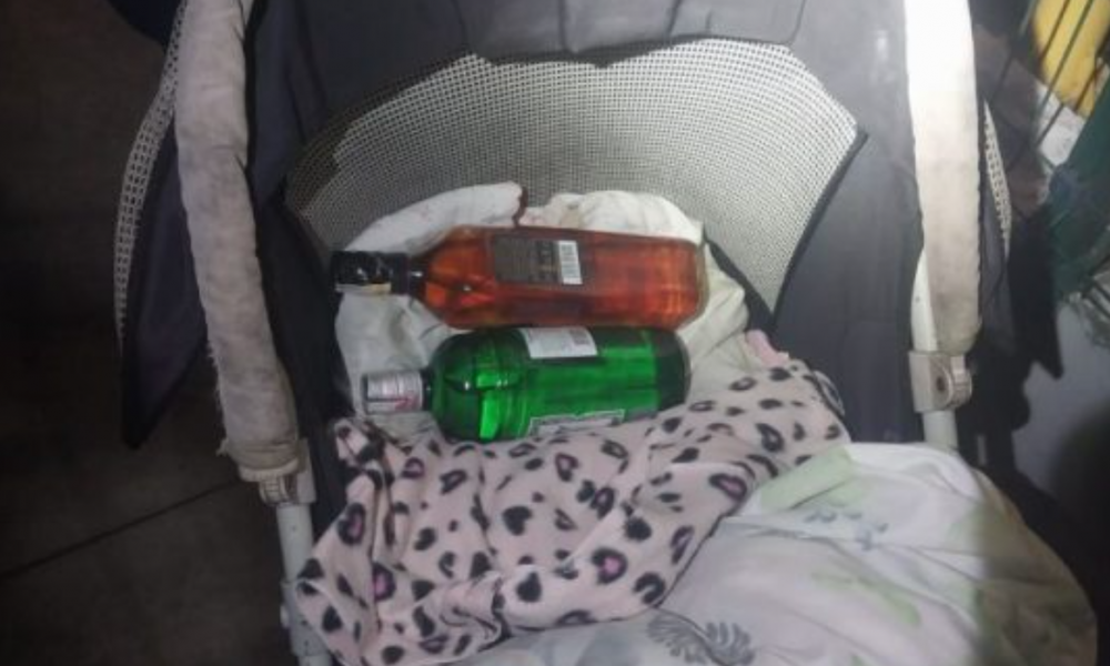 Casal é flagrado tentando furtar bebidas alcoólicas utilizando carrinho de bebê