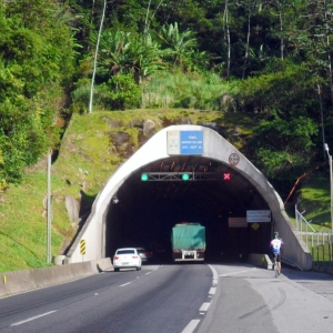 Trânsito no túnel do Morro do Boi entre Balneário Camboriú será interrompido na madrugada de sexta