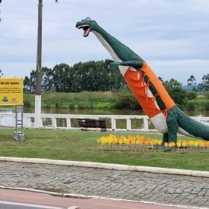 Dino se veste de laranja no Combate à Violência contra Crianças e Adolescentes 