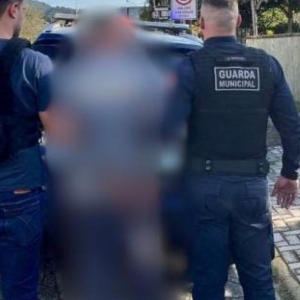 Autor de diversos homicídios é preso trabalhando em cidade da região