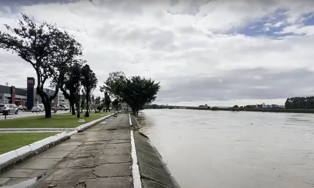 Defesa Civil alerta para ciclone extratropical e temporais em Santa Catarina