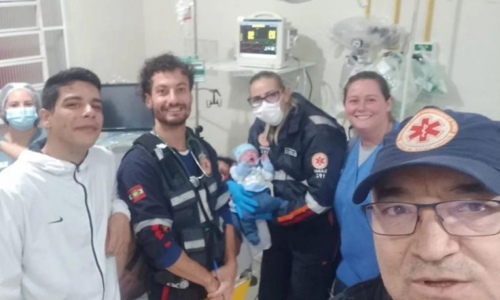 Bebê de Tijucas nasce em ambulância durante transporte de emergência