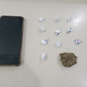 Apreensão de drogas em Bombinhas resulta em prisão de dois suspeitos