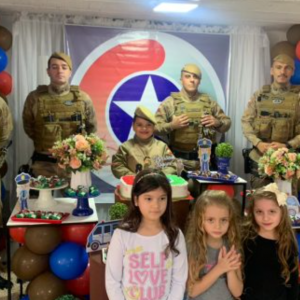 Aniversário especial: Menina recebe surpresa do Grupo Tático da Polícia Militar