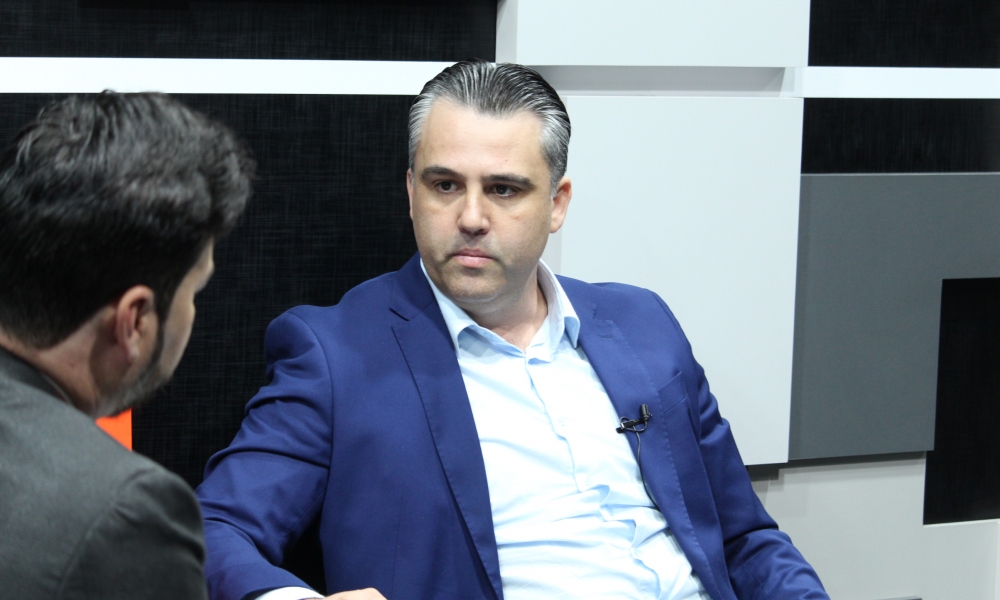 Pré-candidato Robinson Carvalho discute cenário eleitoral em Canelinha