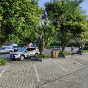 Tiroteio na saída de casa noturna deixa quatro feridos em Porto Belo