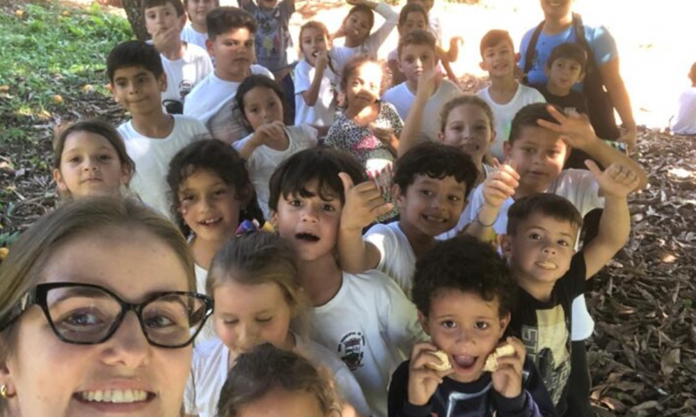 Alunos visitam propriedade agrícola e aprendem sobre alimentação saudável