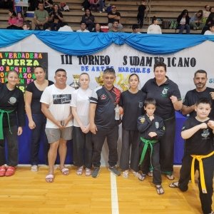 Atletas de Porto Belo brilham em competição internacional na Argentina