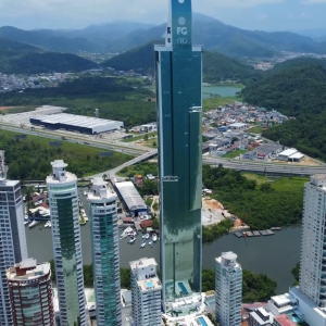 Imobiliária de Tijucas realiza venda histórica de apartamento de R$ 14 milhões em maior edifício da América Latina