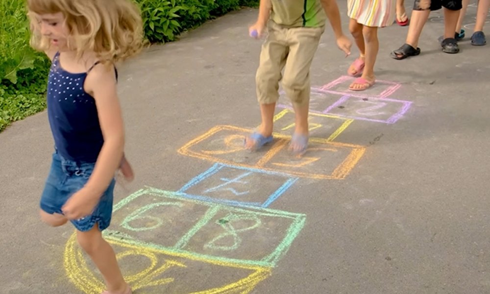 O grande obstáculo à brincadeira infantil ao ar livre, alerta especialista
