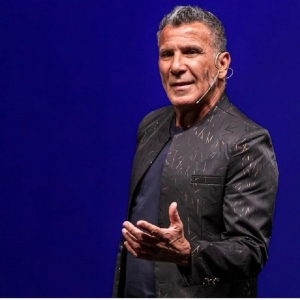 Eri Johnson estrela peça 