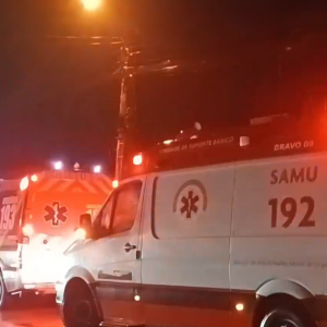 Atropelamento deixa uma pessoa ferida e outra deixa local antes do resgate