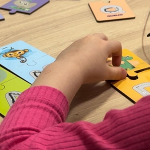 Especialista explica como diminuir o tempo de tela das crianças