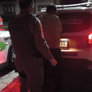 Polícia Militar prende homem portando arma de fogo na Incanto Trentino