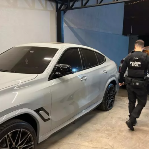 Influenciadores ostentando vida de luxo são alvo de investigação por exploração de jogos de azar e lavagem de dinheiro