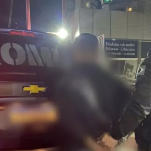 Arrancou joias do pescoço: Homem é preso em flagrante após roubo de R$ 30 mil em joias
