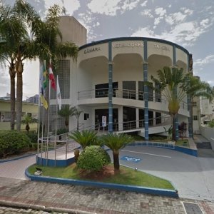 Itapema discute projeto que altera horário de funcionamento das farmácias