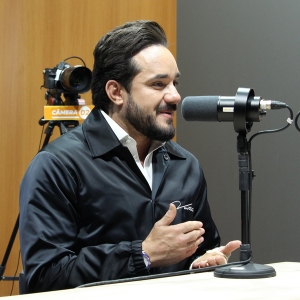 Na edição comemorativa de 500 episódios, recebemos Leonardo Castelo para um bate-papo exclusivo e inovador 