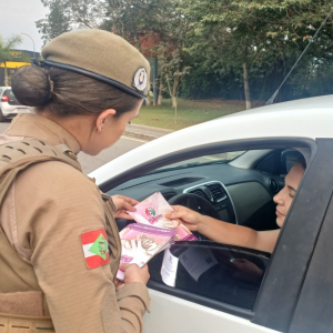 Polícia Militar de São João Batista realiza ação educativa contra a violência doméstica