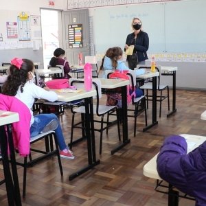 Calendário Escolar de 2025 em Santa Catarina: Início em fevereiro e término em dezembro