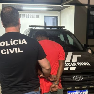 Homem é preso por agredir mãe e deixá-la tetraplégica