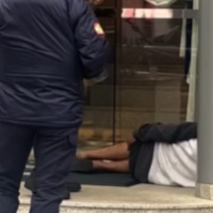 Morador de rua é encontrado em coma alcoólico no bairro Meia Praia, em Itapema