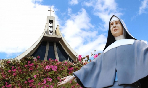 Santuário Santa Paulina recebe missa especial para Nossa Senhora de La Salette