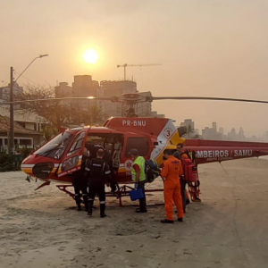 Jovem de 19 anos é resgatado após sofrer choque elétrico em Porto Belo
