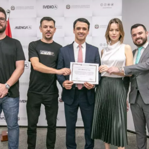 Alesc homenageia ONG de Itapema por atuação em enchentes no Rio Grande do Sul