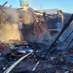 Incêndio em residência mobiliza Corpo de Bombeiros em Porto Belo