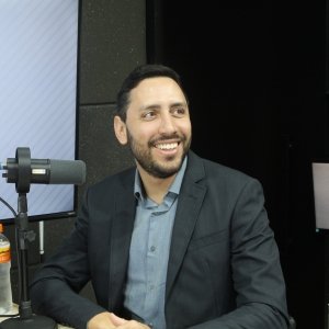 Na edição do Primeiro Clic desta segunda-feira, recebemos Vinicius Borges mentor de mais de 23 mil empresas em 7 países compartilha estratégias para impulsionar negócios e lideranças empresariais