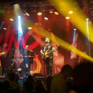 Tijucas recebe grande público em show de Dino Fonseca na Live Shows e Eventos