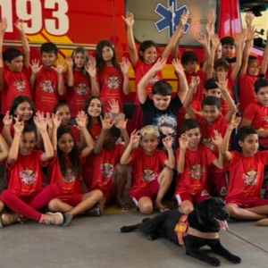 Bombeiros Mirins de Tijucas vivenciam aventura e aprendizado em visita ao quartel