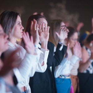 FOTOS NO AR: Hope In Concert em Tijucas; evento cristão que reuniu centenas de pessoas