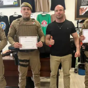 Policiais da região são homenageados por salvamento de criança de três anos